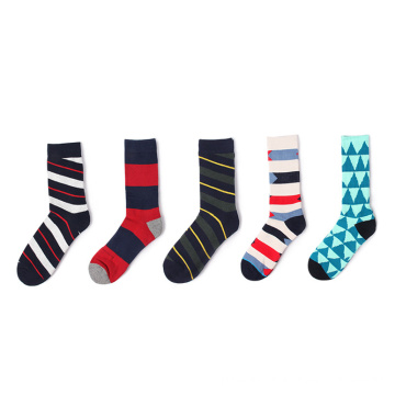 Vente chaude à rayures argyle design coton mode drôle femme personnalisée loisirs en gros chaussettes heureuses